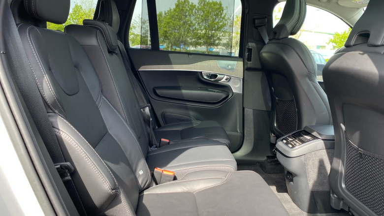 Volvo XC90 2.0 B5P Ultimate Dark 5dr AWD Geartronic Petrol Estate